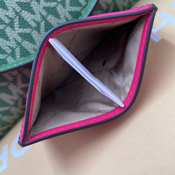 MICHAEL KORS
Large Pebbled Leather Card Holder Case
Electric Pink 
NWT - Picture 8 of 16